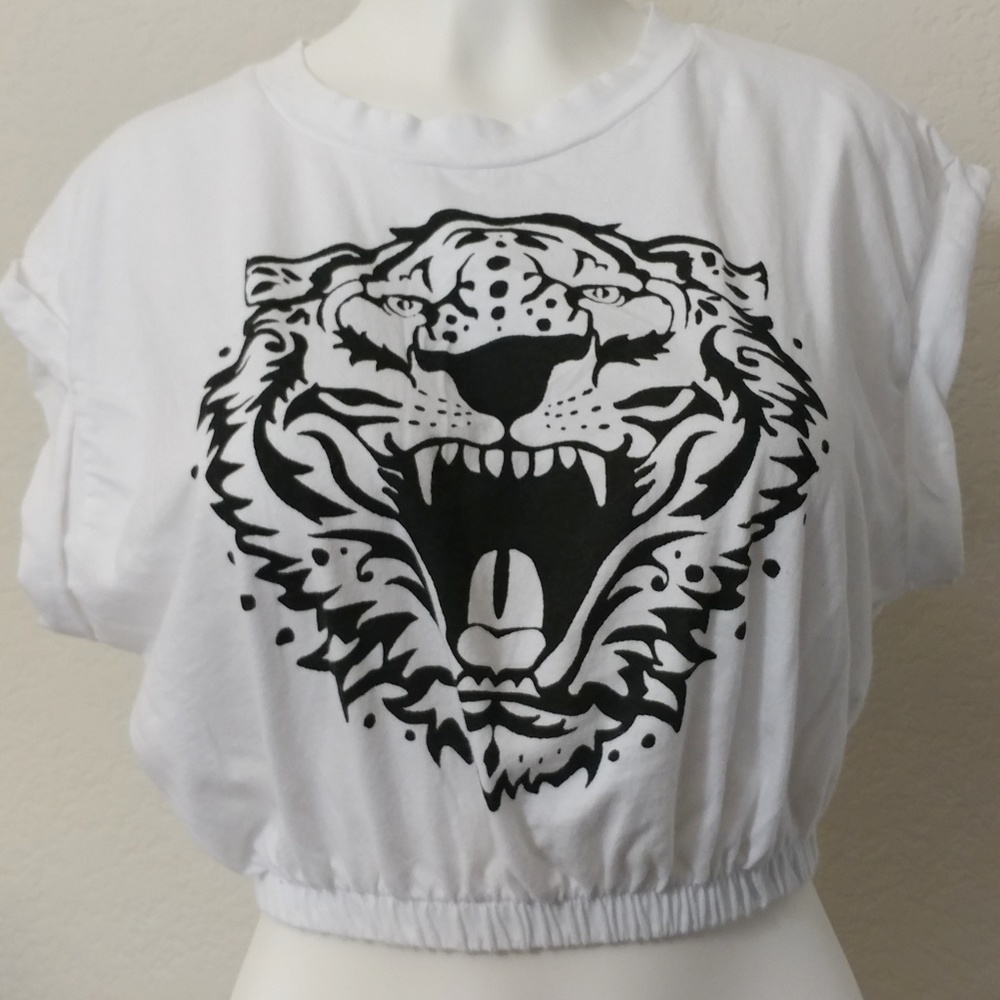 LA HEARTS WHITE CAP SLEEVE TIGER PRINT CROP TOP